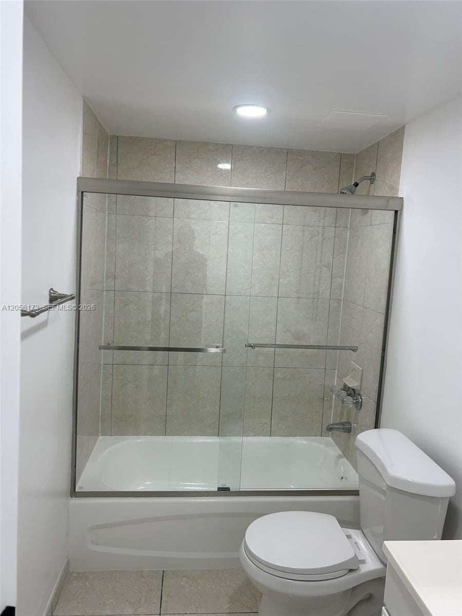 SAMARI LAKE EAST CONDO · #2456 in Hialeah Gardens - Photo 26