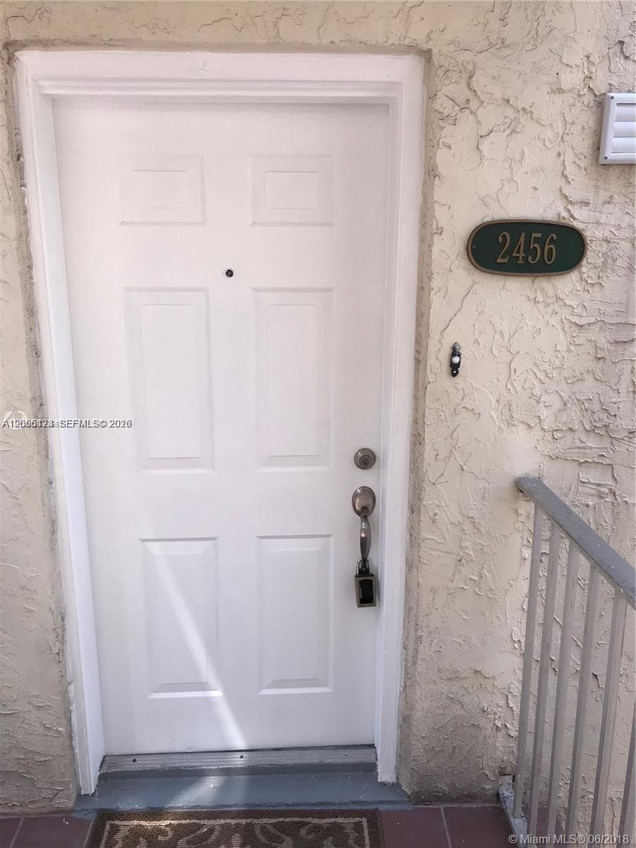 SAMARI LAKE EAST CONDO · #2456 in Hialeah Gardens - Photo 3