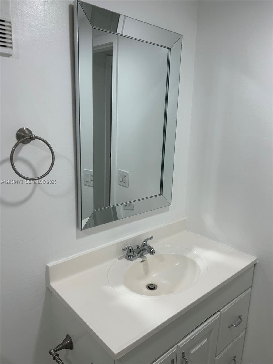 SAMARI LAKE EAST CONDO · #2456 in Hialeah Gardens - Photo 28