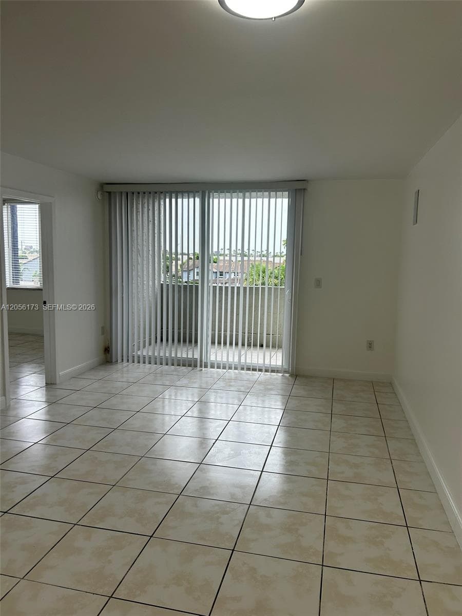 SAMARI LAKE EAST CONDO · #2456 in Hialeah Gardens - Photo 14