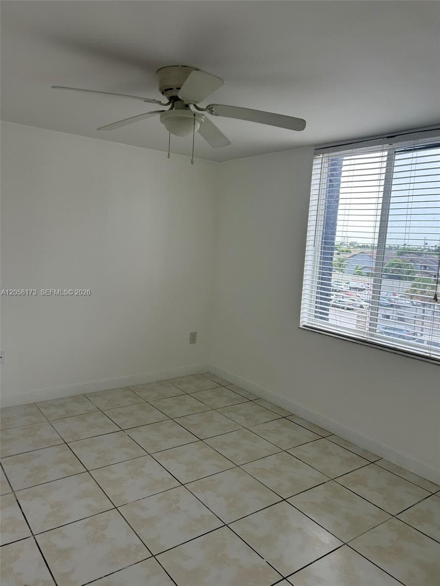 SAMARI LAKE EAST CONDO · #2456 in Hialeah Gardens - Photo 18