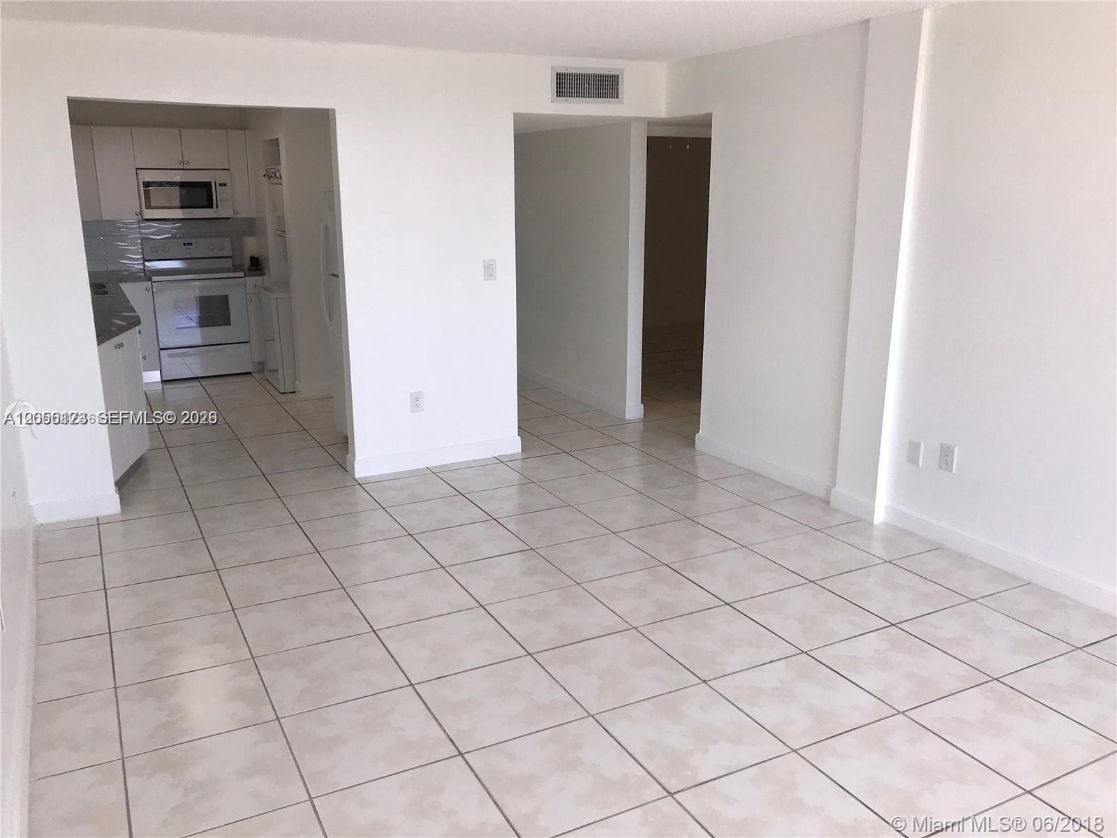 SAMARI LAKE EAST CONDO · #2456 in Hialeah Gardens - Photo 11