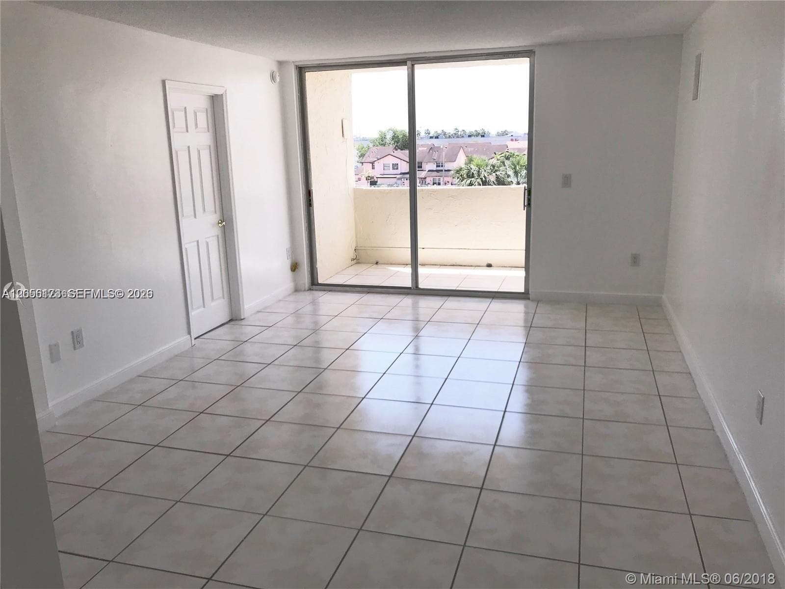 SAMARI LAKE EAST CONDO · #2456 in Hialeah Gardens - Photo 8