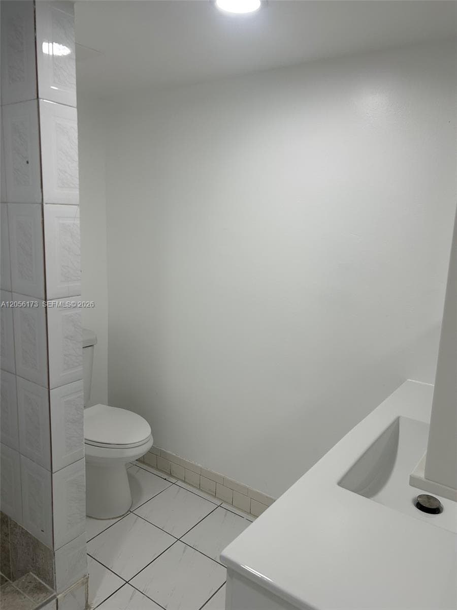 SAMARI LAKE EAST CONDO · #2456 in Hialeah Gardens - Photo 21