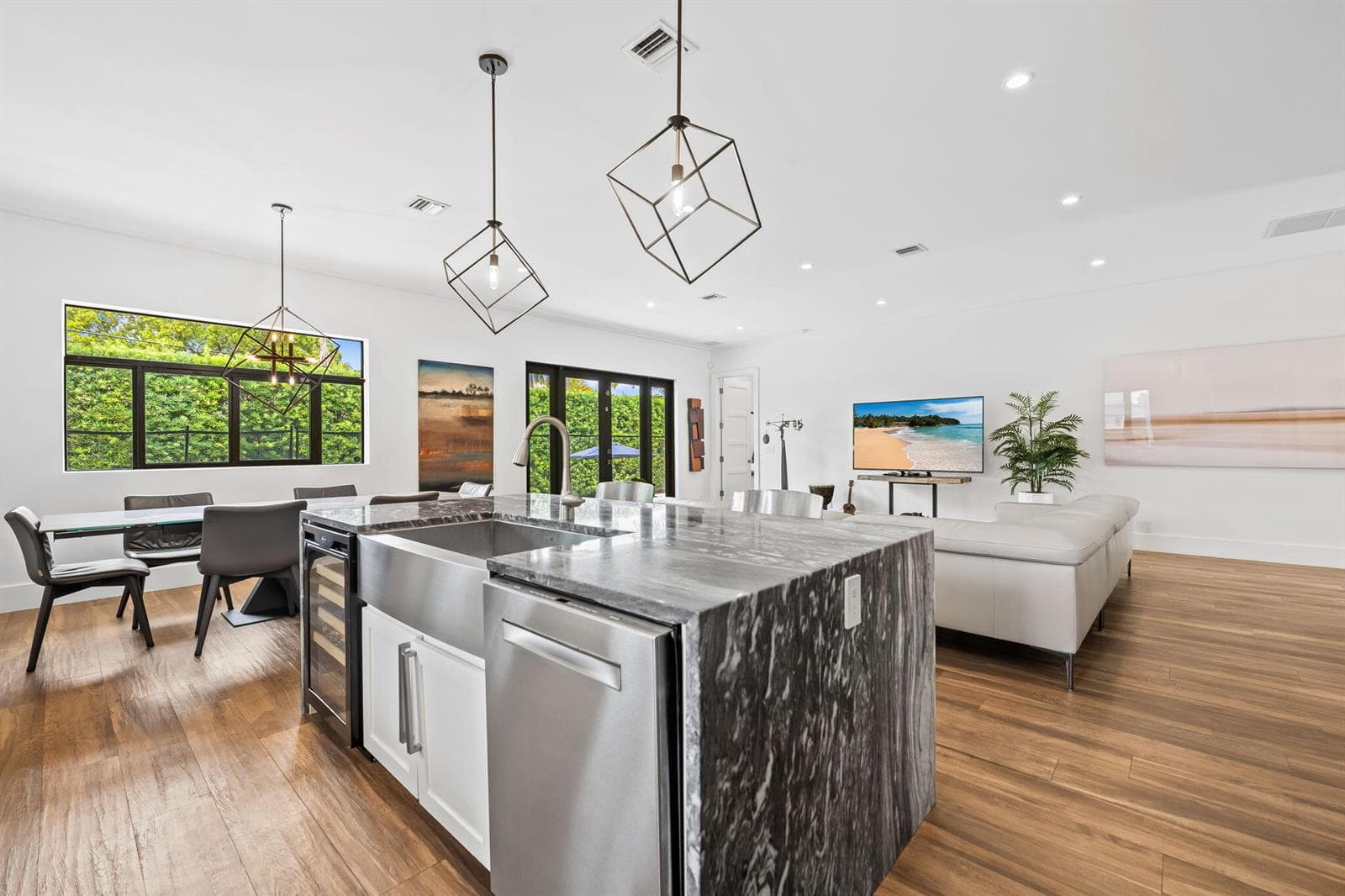 3209 dining 2