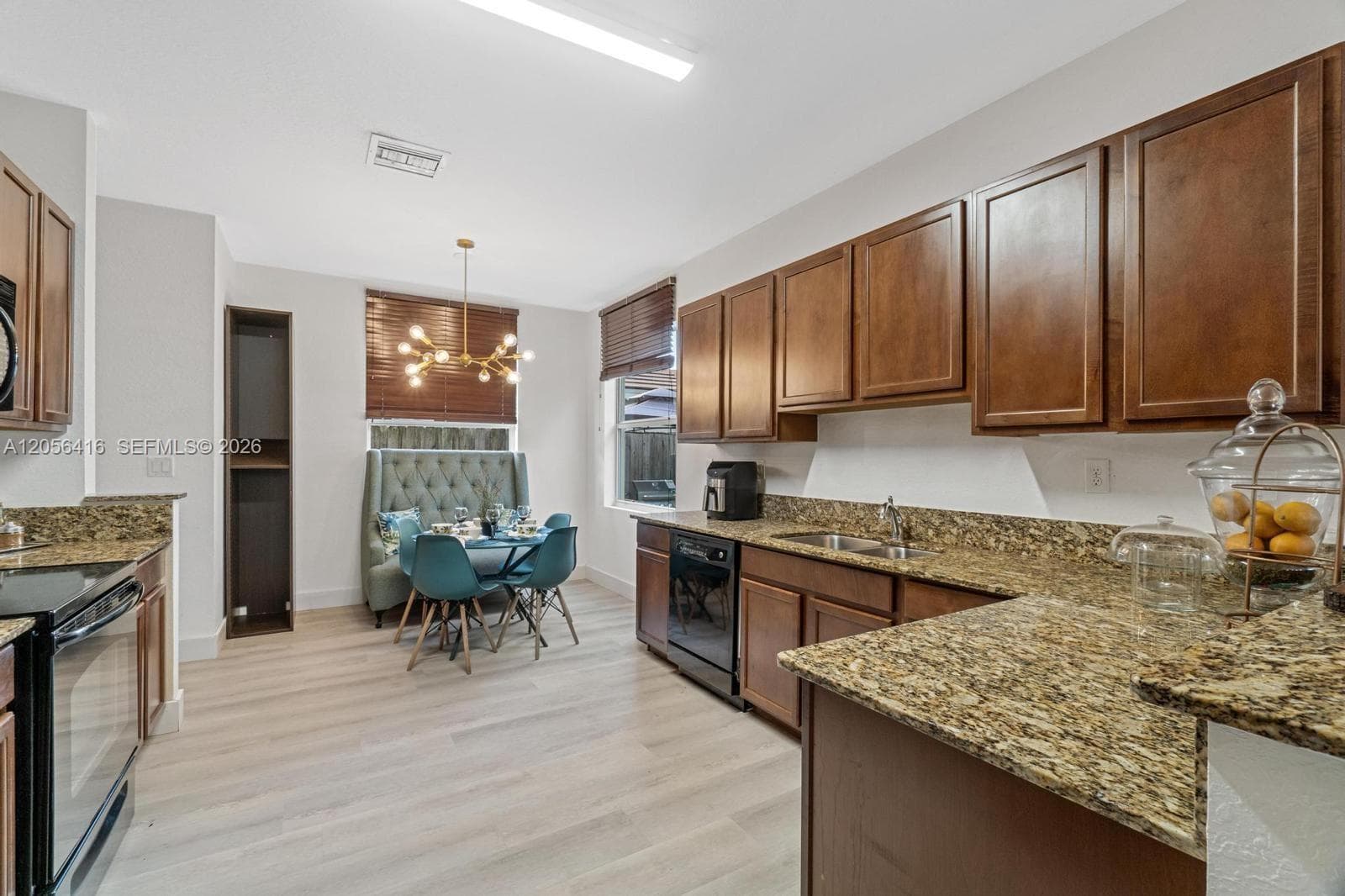 657 SE 31st Ave #0 photo 6
