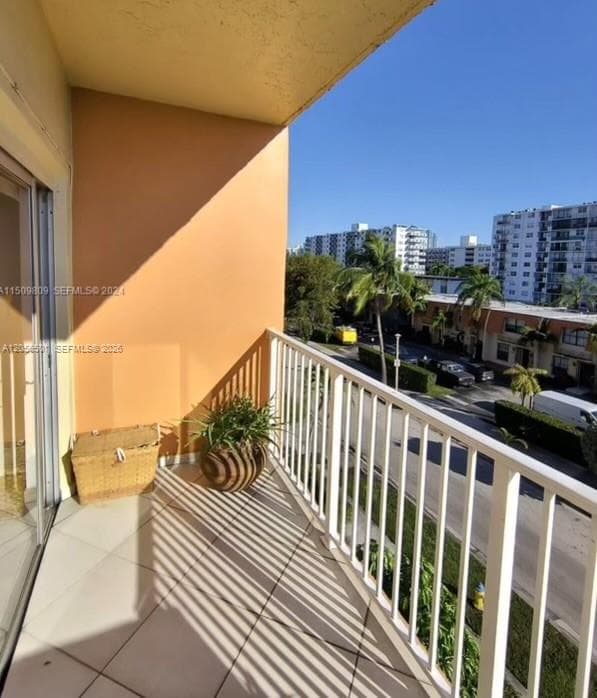 LA CANADIENNE CONDO · #408 in North Miami Beach - Photo 13