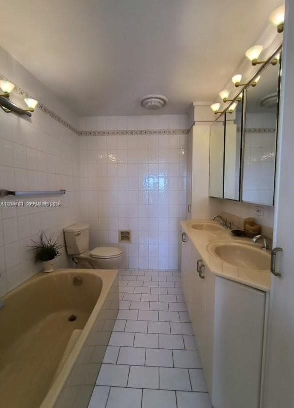 LA CANADIENNE CONDO · #408 in North Miami Beach - Photo 10