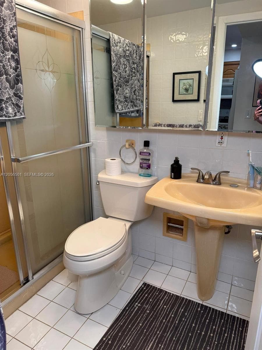 LA CANADIENNE CONDO · #408 in North Miami Beach - Photo 8