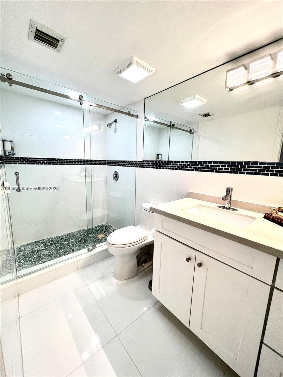 LINDAL APTS CONDO · #206 in Hallandale Beach - Photo 6