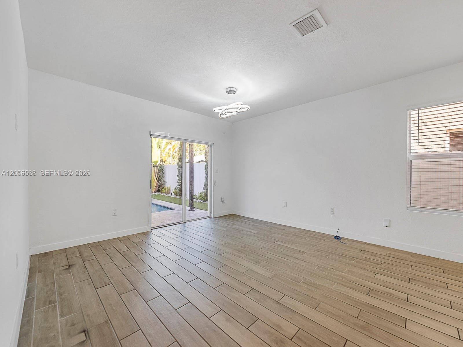 501 NE 6th Ct photo 17