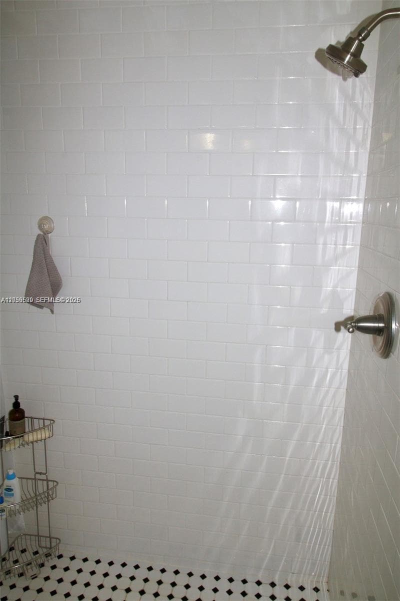 510 NE 72nd St photo 9