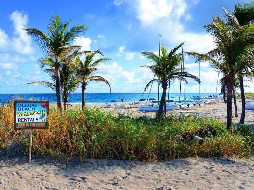 MINUTES TO THE BEACH