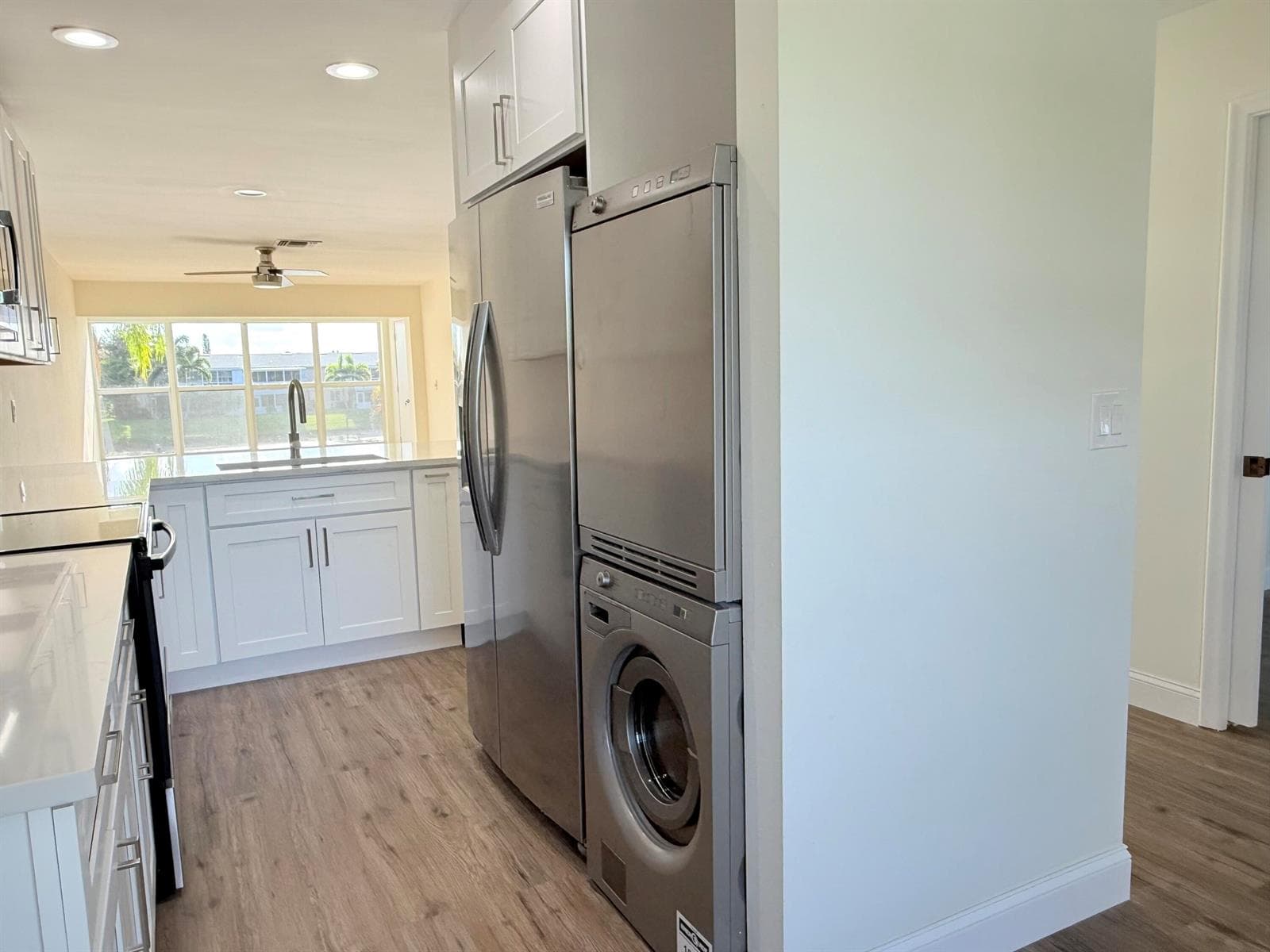 CUSTOM KITCHEN