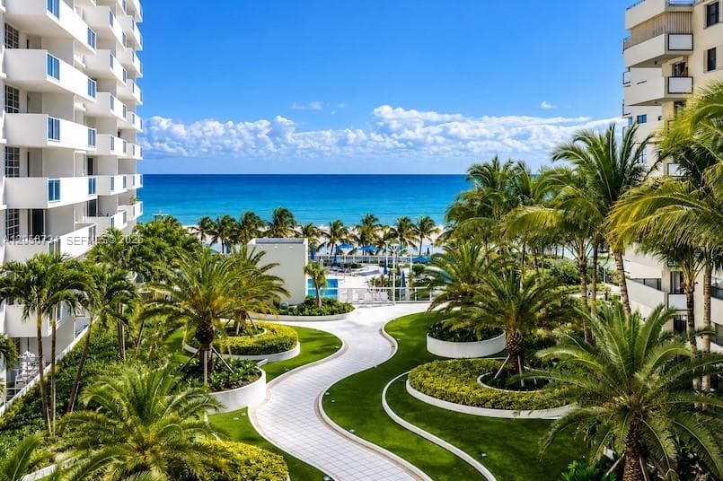 The Decoplage · #619 in Miami Beach - Photo 15