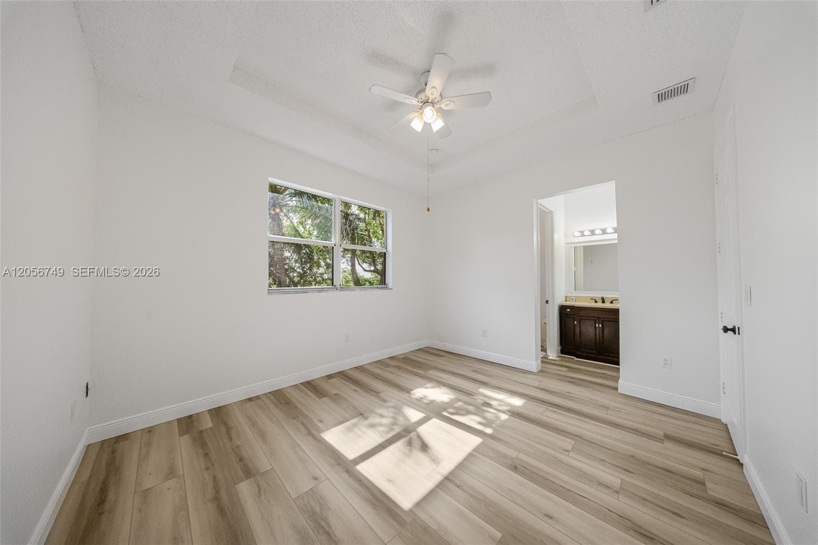 1037 NE 42nd Pl photo 12