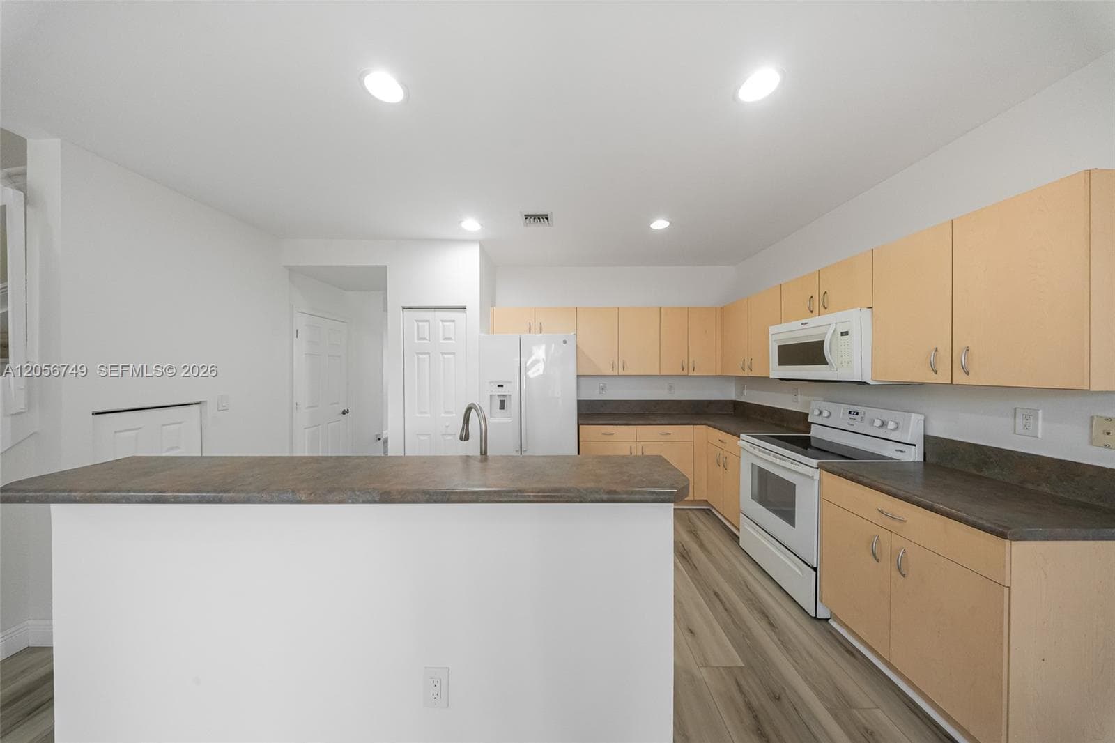 1037 NE 42nd Pl photo 9