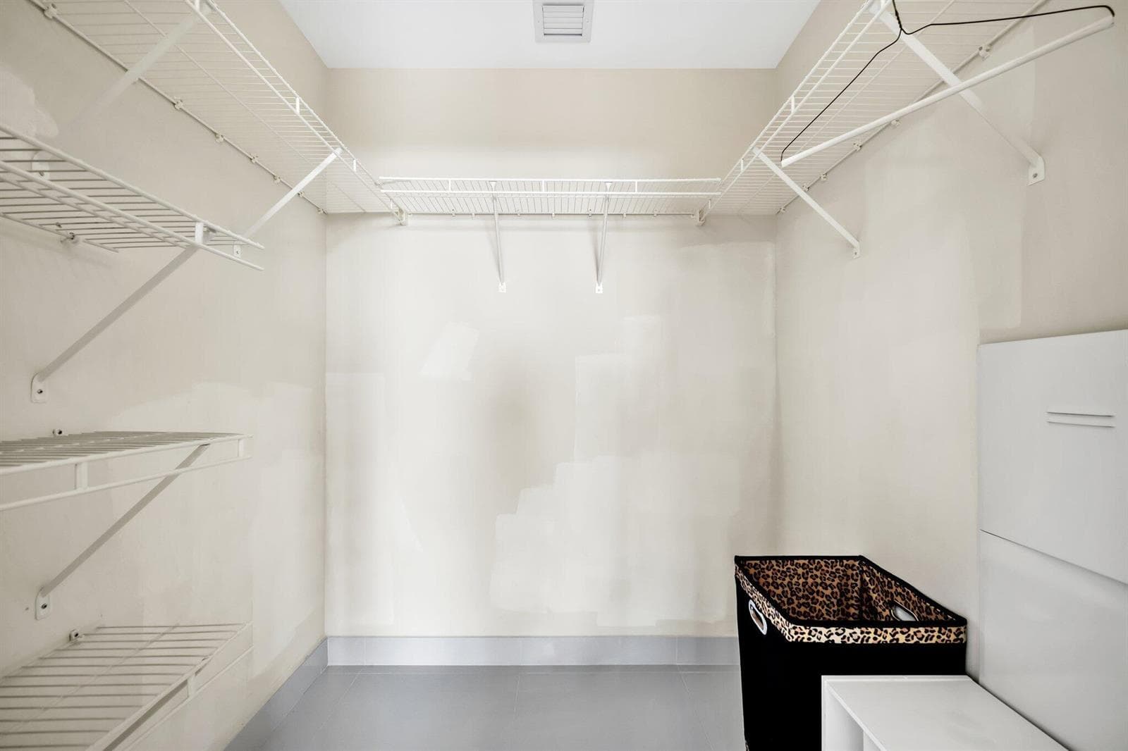 Walk-In Closet (1 of 2)