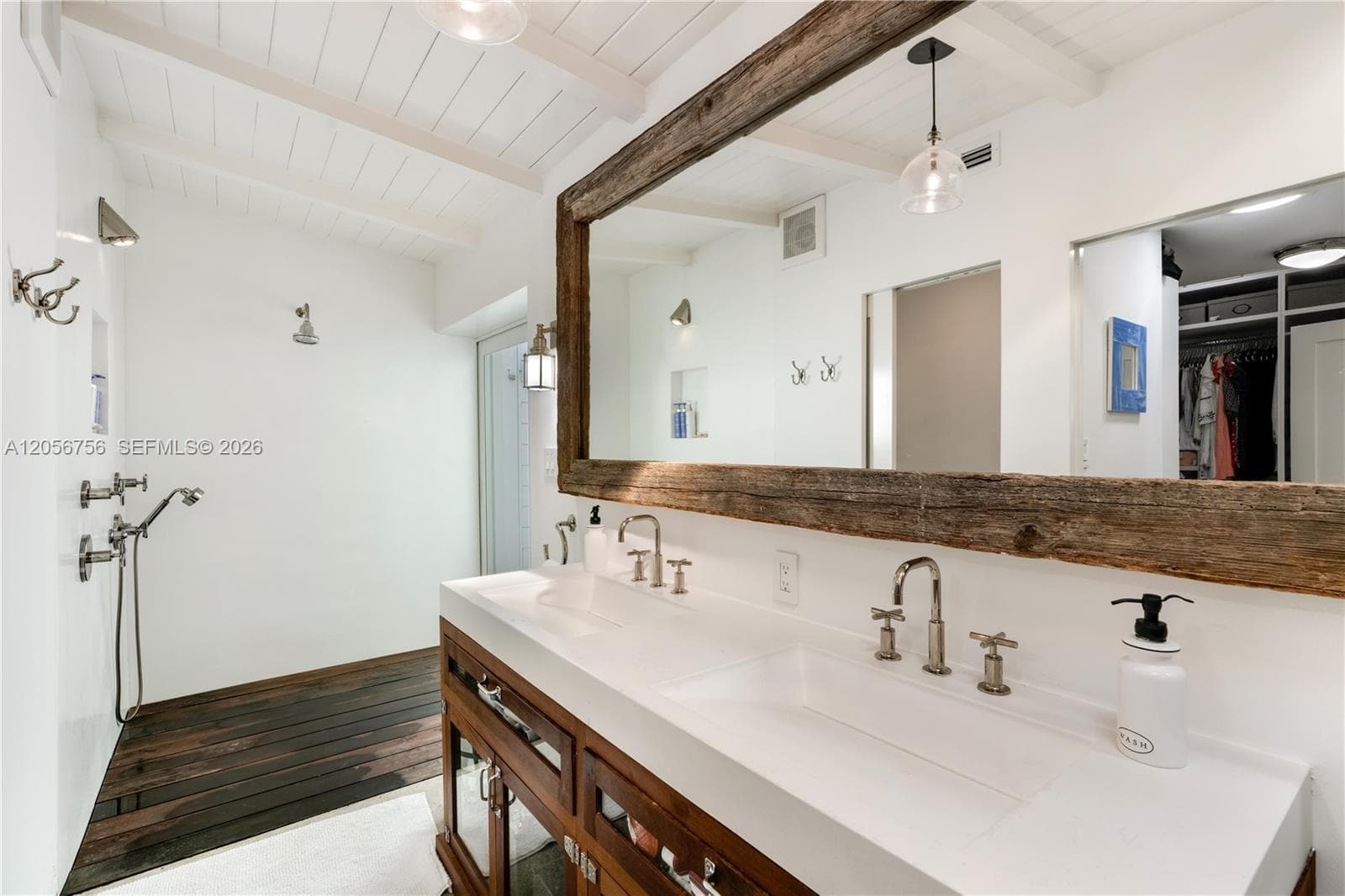 270 Island Dr photo 8