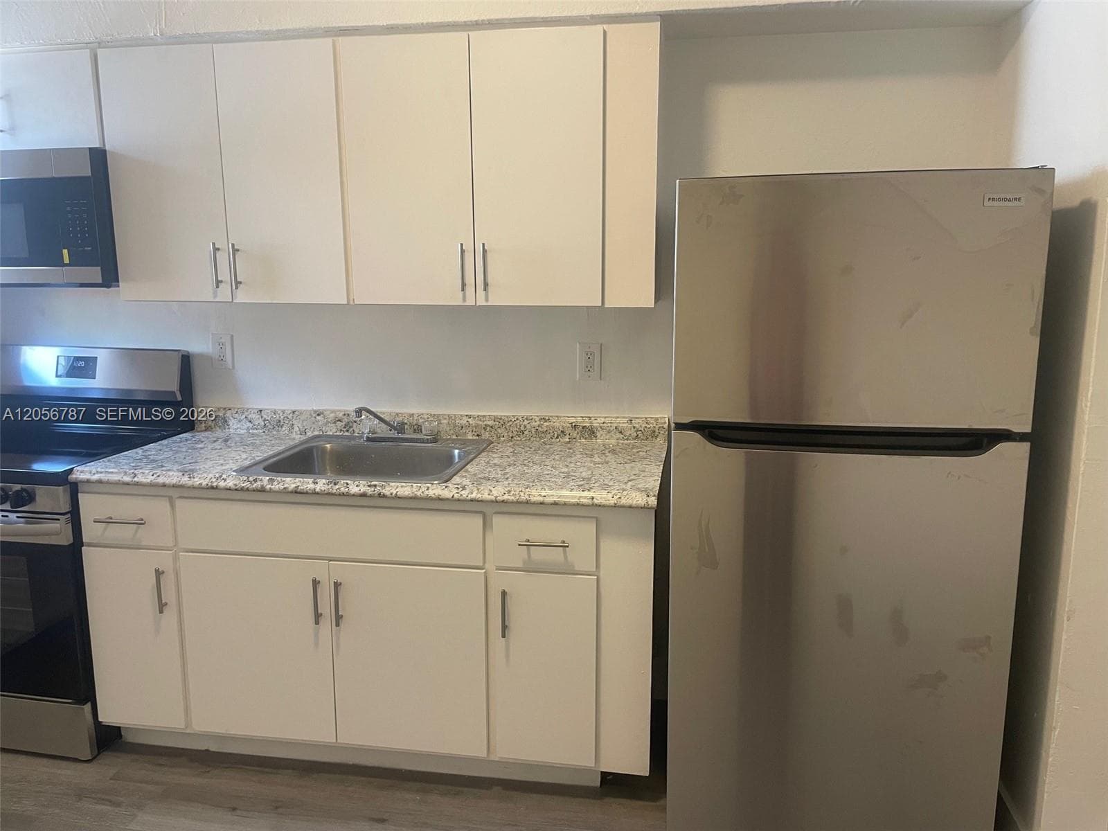 1831 NW 41st St #1833 photo 2