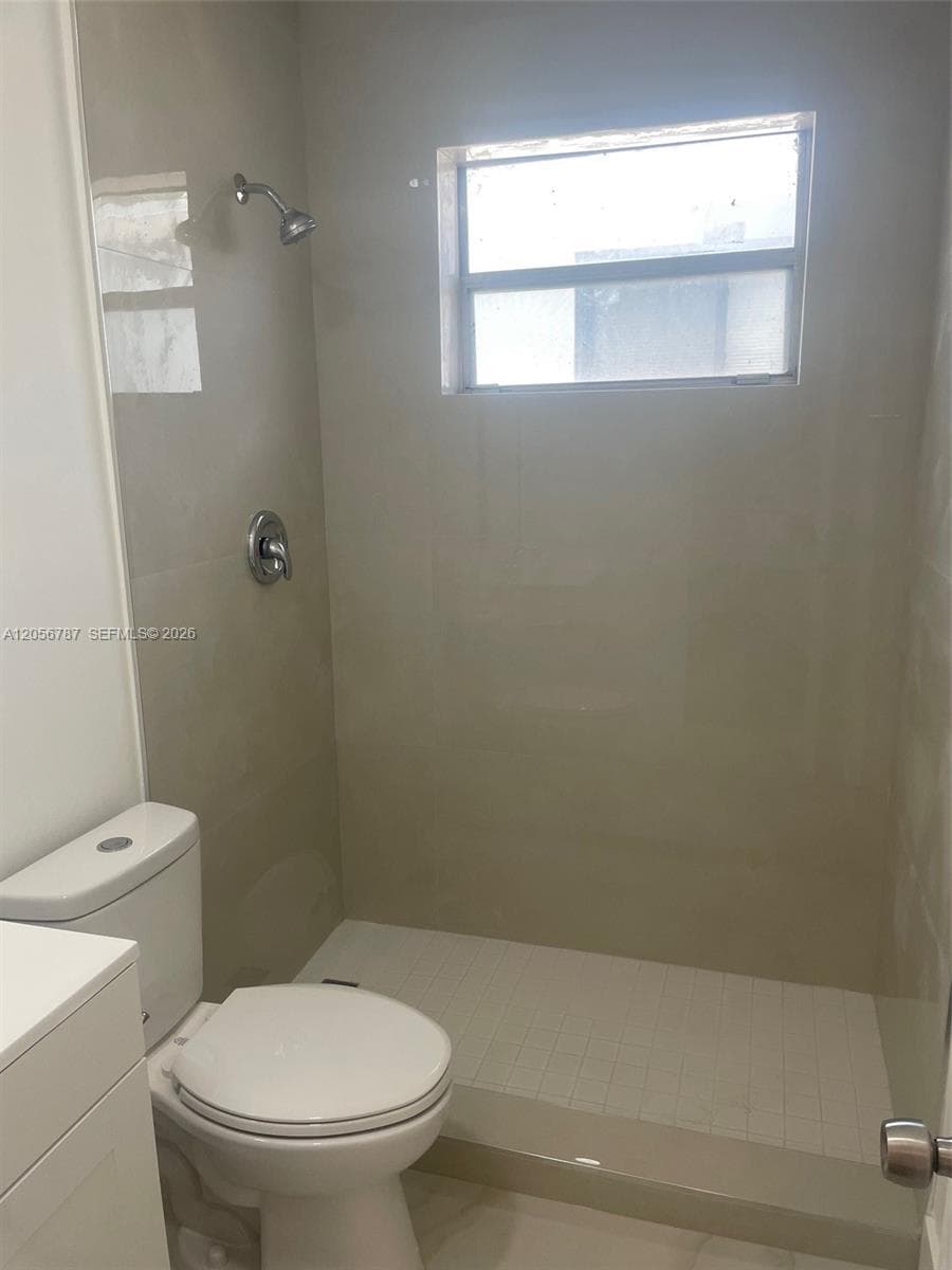1831 NW 41st St #1833 photo 6