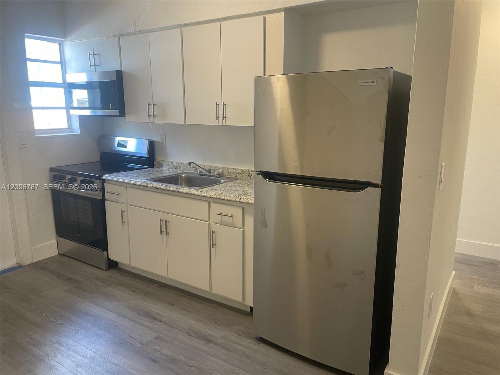 1831 NW 41st St #1833 photo 3