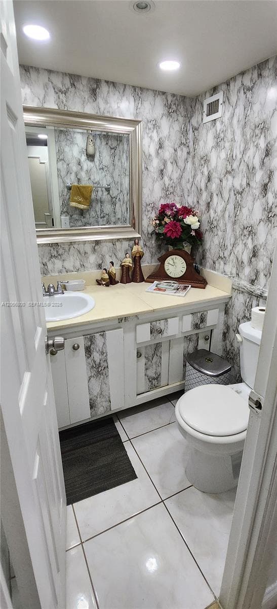 Commodore Plaza condo · #1701 in Aventura - Photo 11