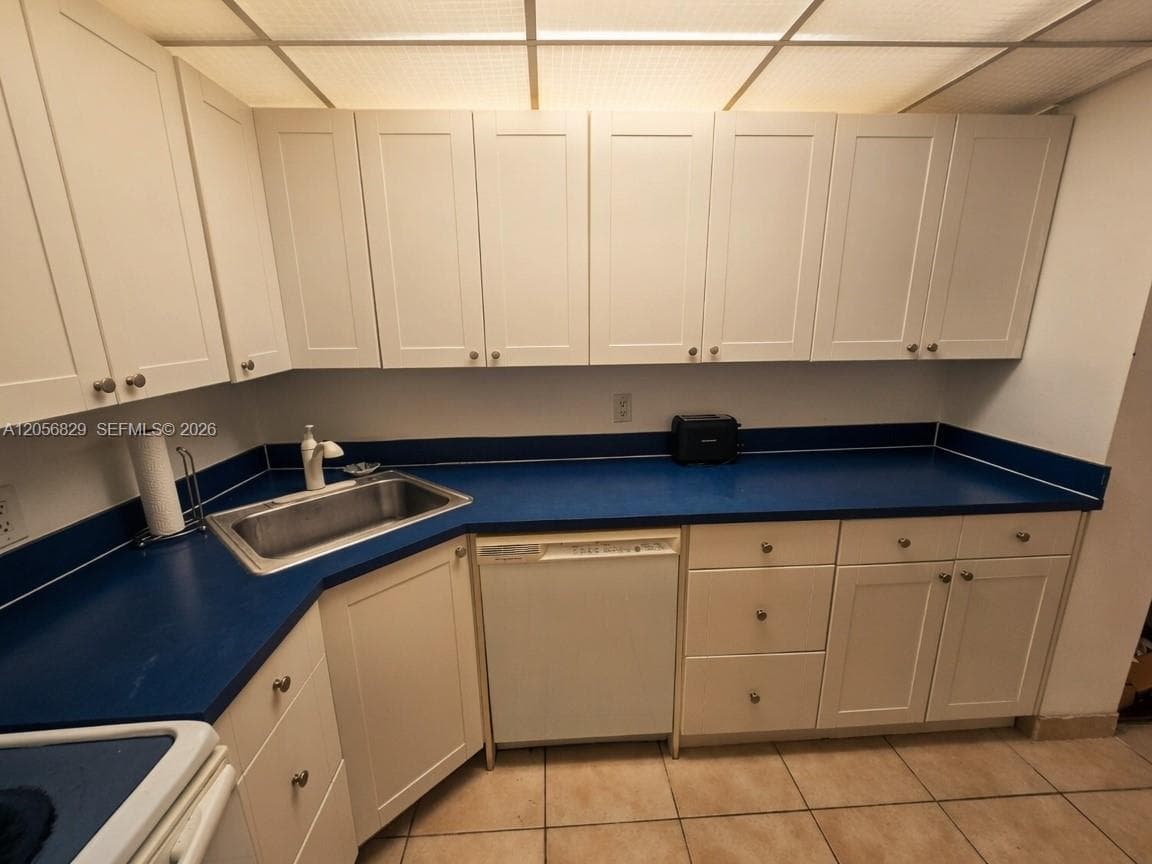 SOUTH BAY CLUB CONDO · #722 in Miami Beach - Photo 12