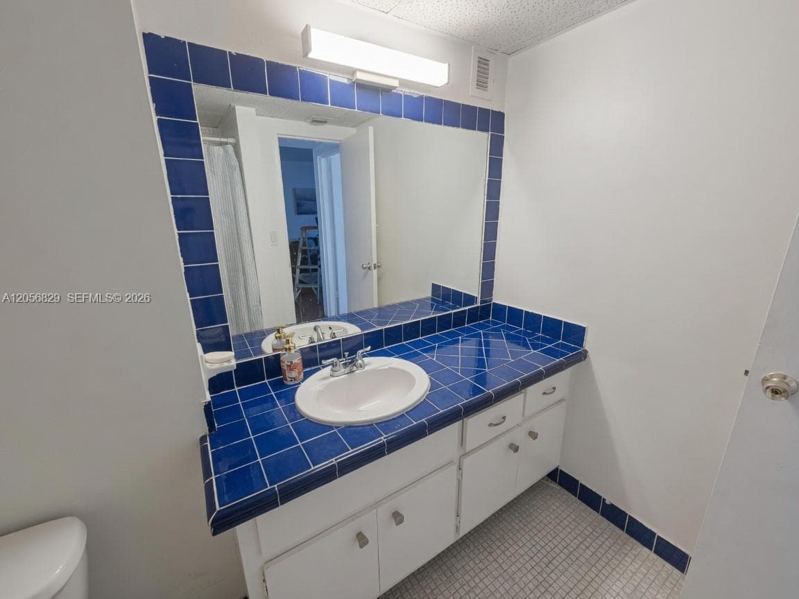 SOUTH BAY CLUB CONDO · #722 in Miami Beach - Photo 18