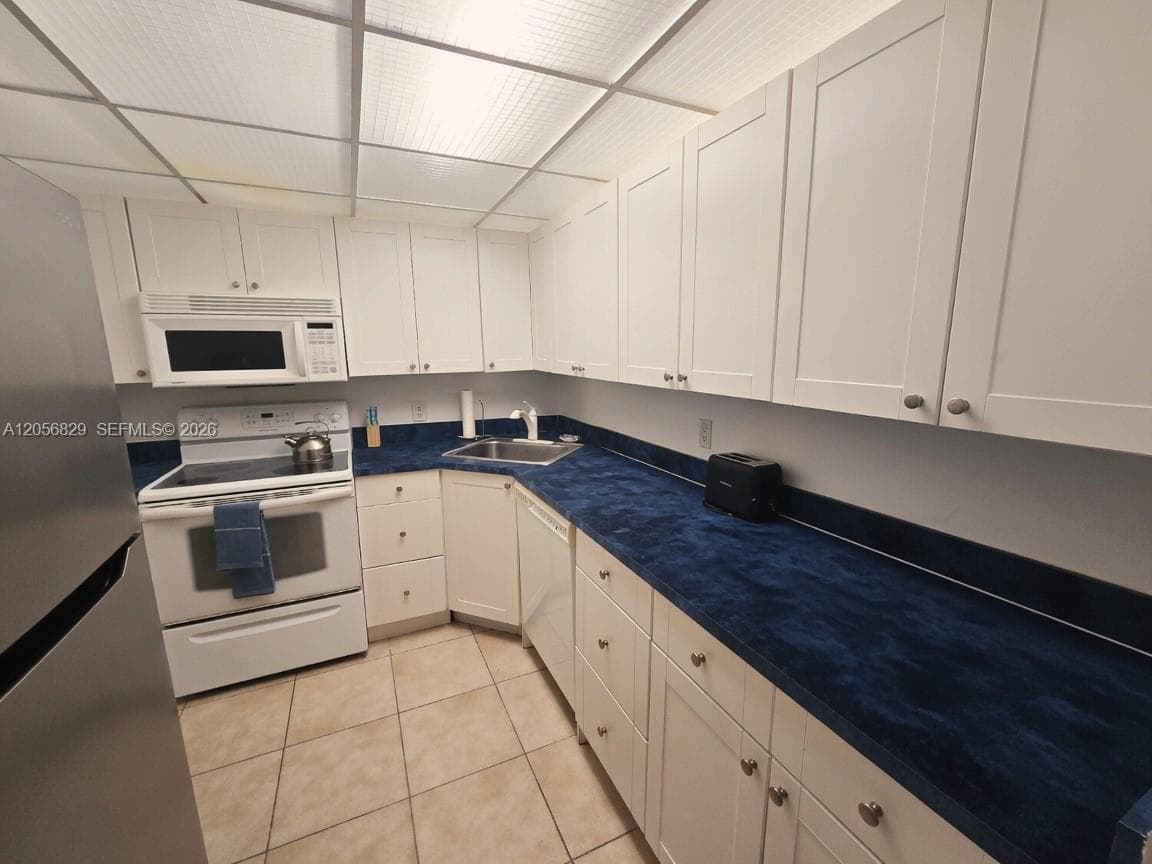 SOUTH BAY CLUB CONDO · #722 in Miami Beach - Photo 11