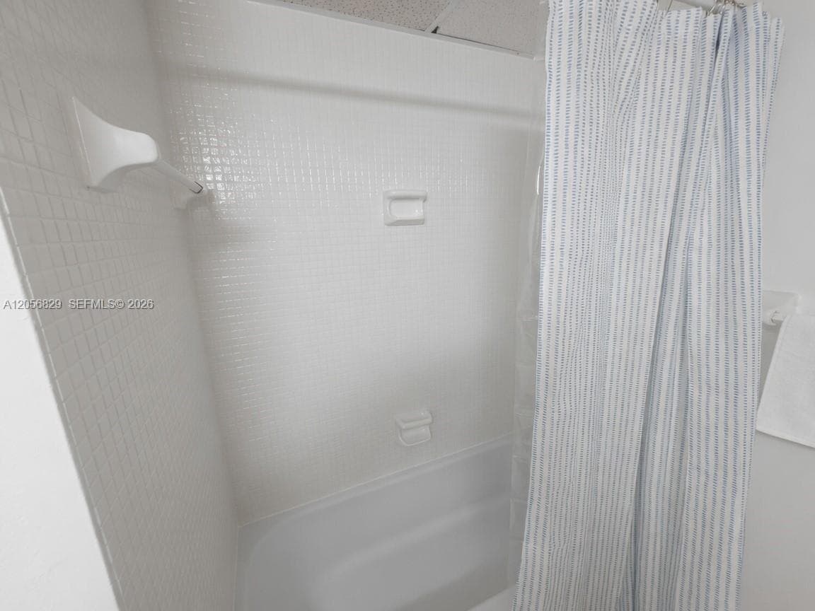 SOUTH BAY CLUB CONDO · #722 in Miami Beach - Photo 21
