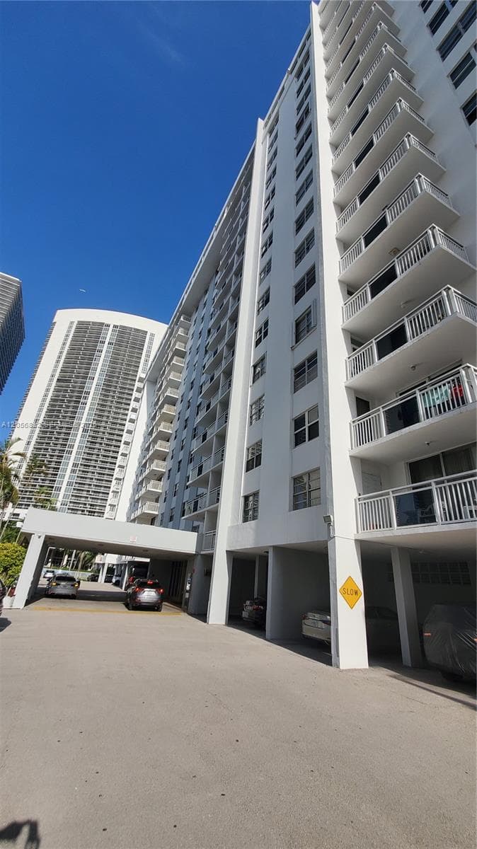 PLAZA TOWERS SOUTH CONDO · #505 in Hallandale Beach - Photo 15