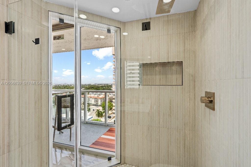 Royal Club · #1603 in Miami Beach - Photo 29