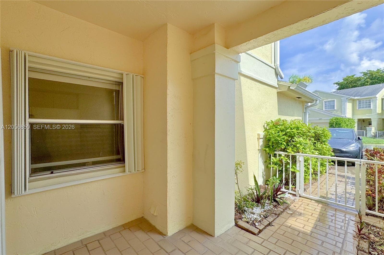 11848 SW 100th St photo 2
