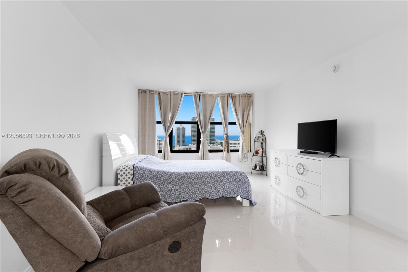 OLYMPUS CONDO · #2405 in Hallandale Beach - Photo 31