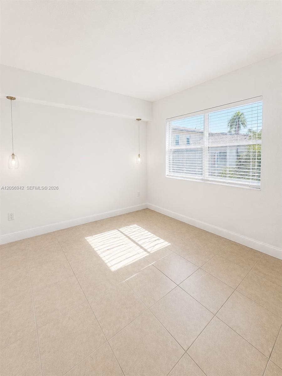 2249 Johnson St photo 4