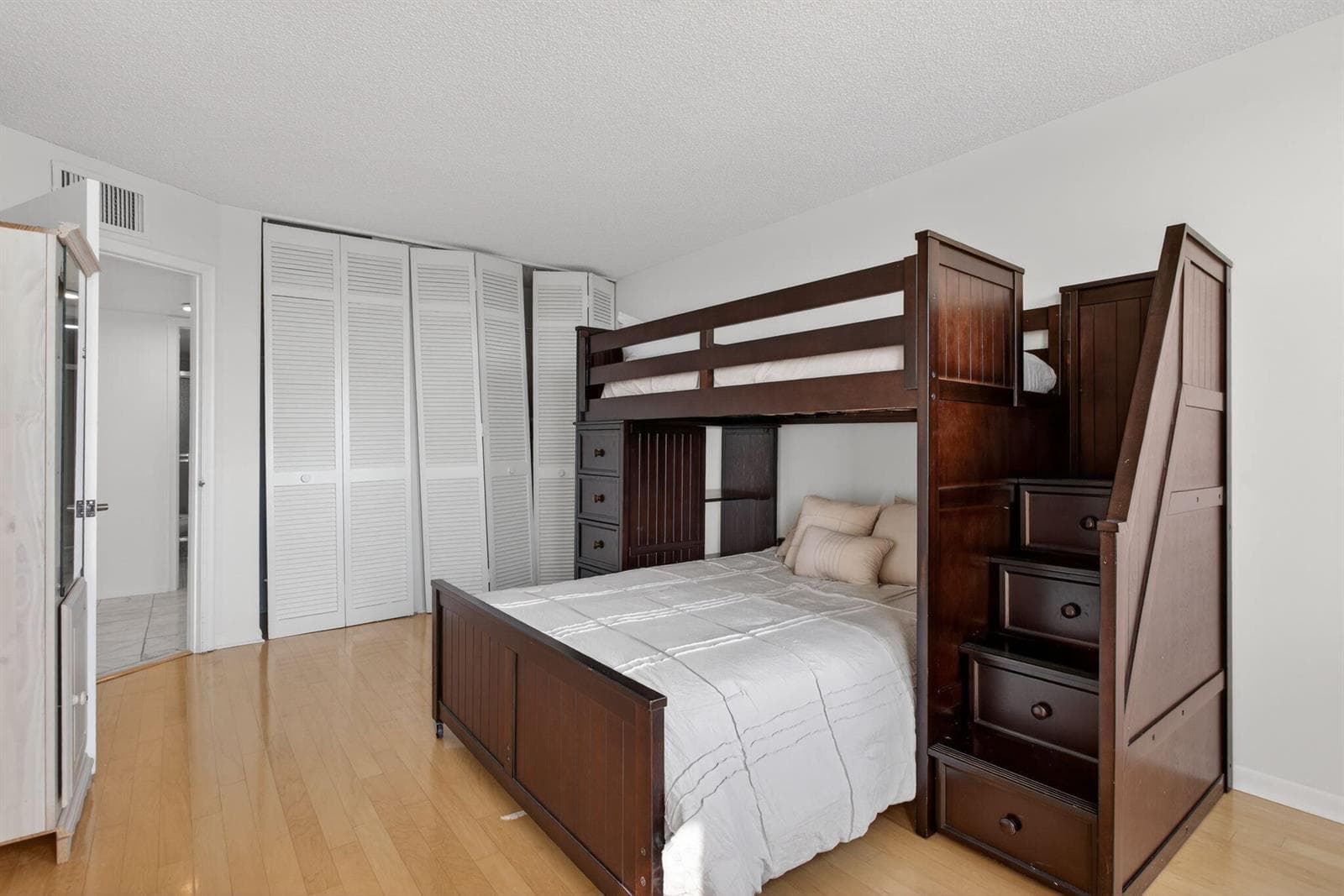 50-web-or-mls-1147-3862