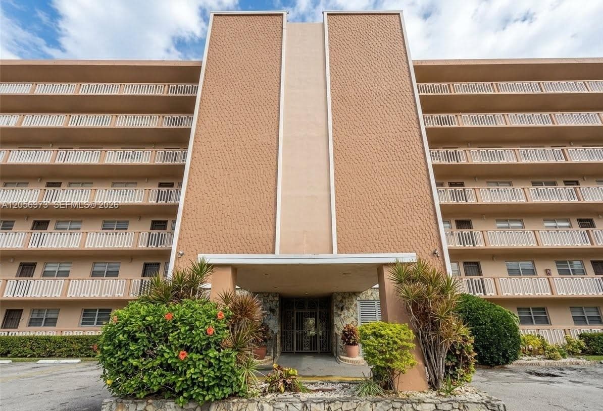 MEADOWBROOK TOWERS CONDO · #507 in Hallandale Beach - Photo 21