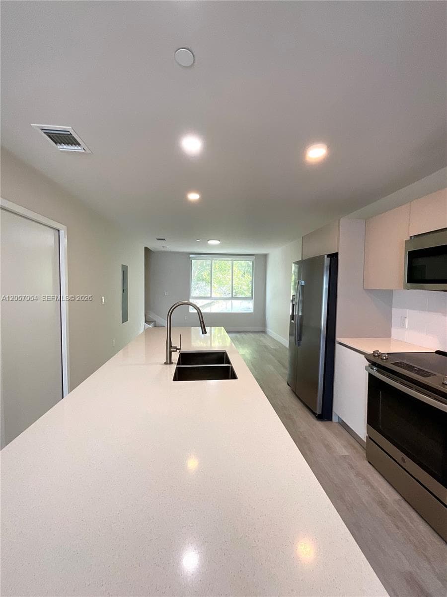 2555 NE 193rd St #2206 photo 6