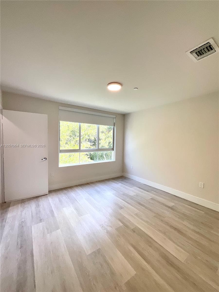 2555 NE 193rd St #2206 photo 13