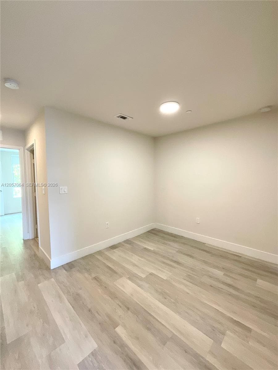 2555 NE 193rd St #2206 photo 17