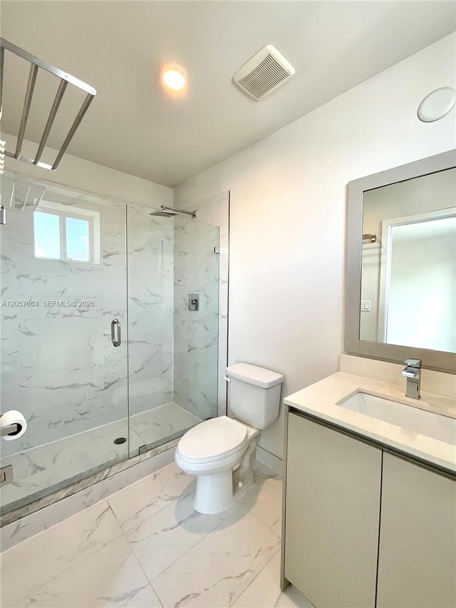 2555 NE 193rd St #2206 photo 22