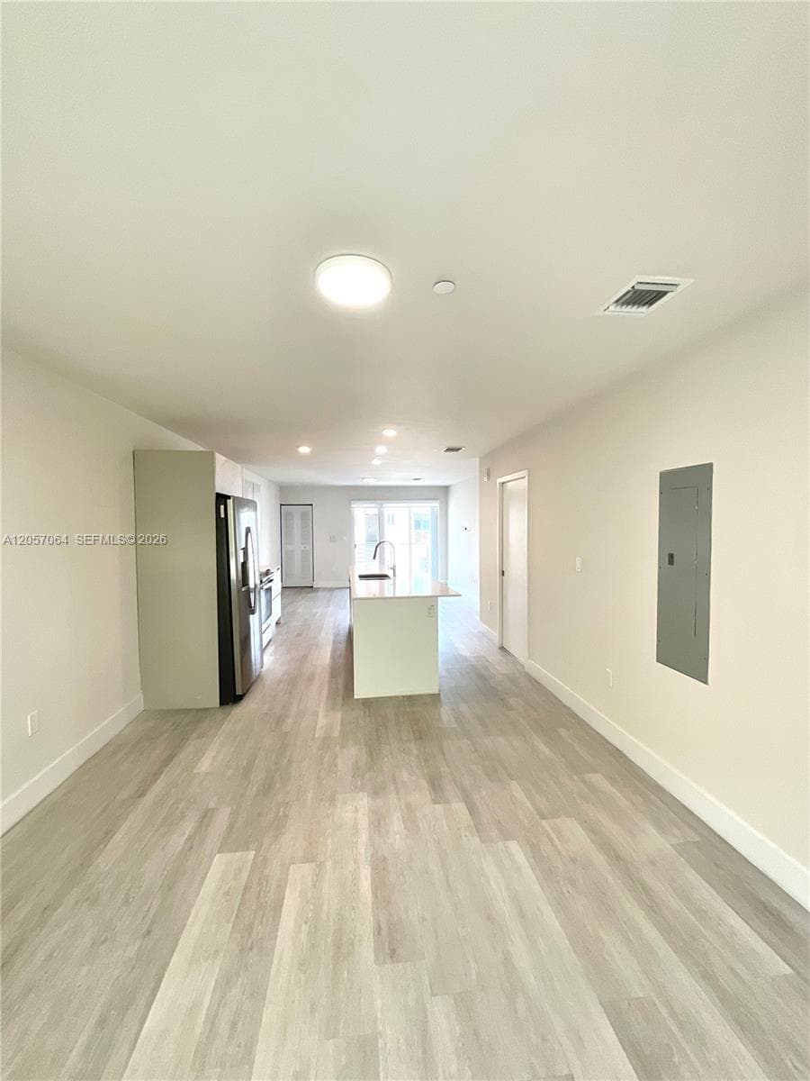 2555 NE 193rd St #2206 photo 9