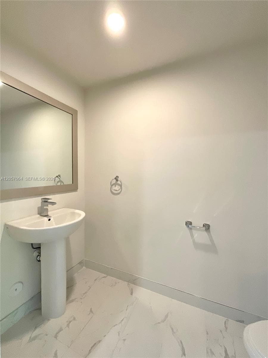 2555 NE 193rd St #2206 photo 10