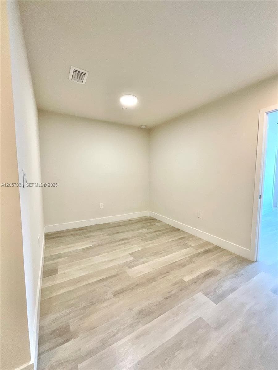 2555 NE 193rd St #2206 photo 18