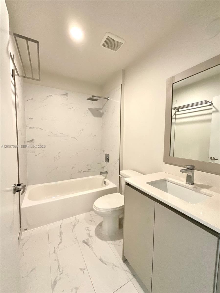 2555 NE 193rd St #2206 photo 15