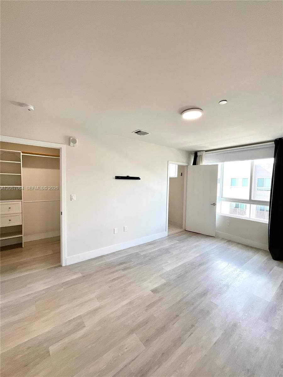 2555 NE 193rd St #2206 photo 19