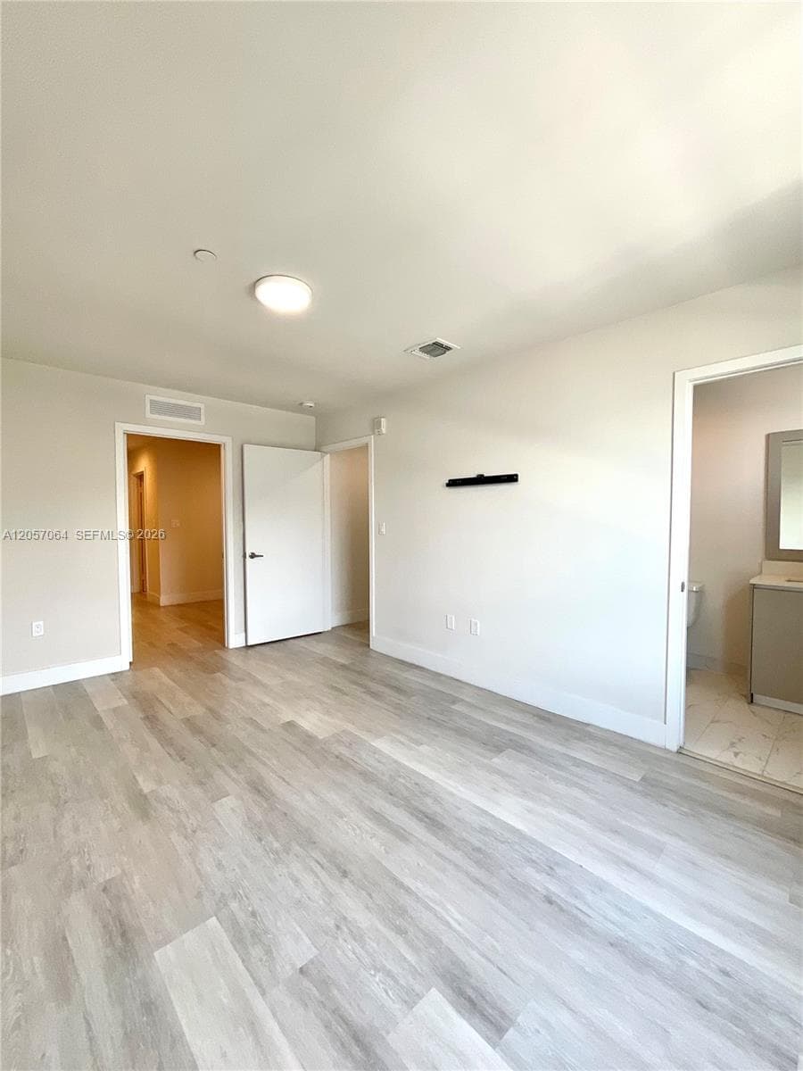 2555 NE 193rd St #2206 photo 21
