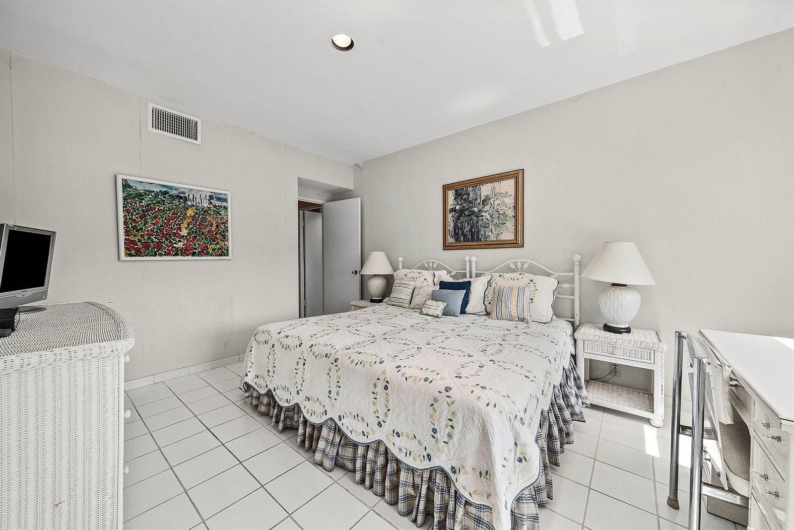 020-44CocoanutRow-PalmBeach-FL-33480-SMA