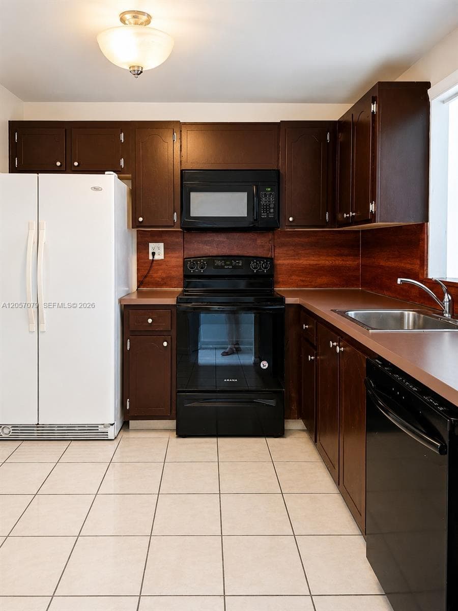 Built-in microwave and pantry